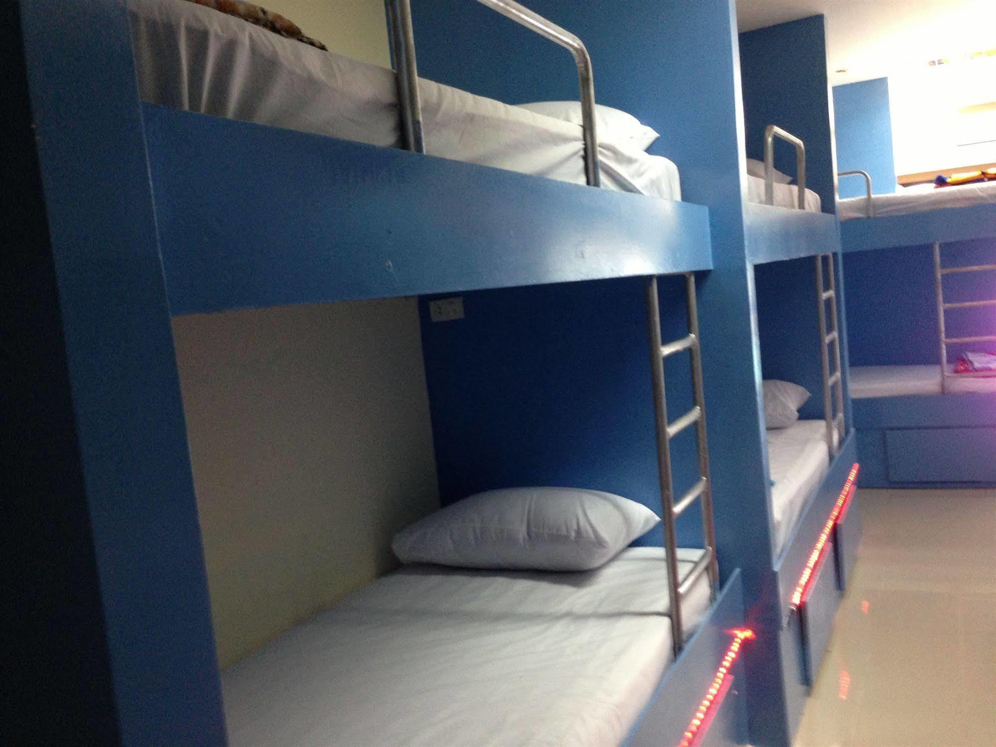 Asia Backpackers Патая Екстериор снимка