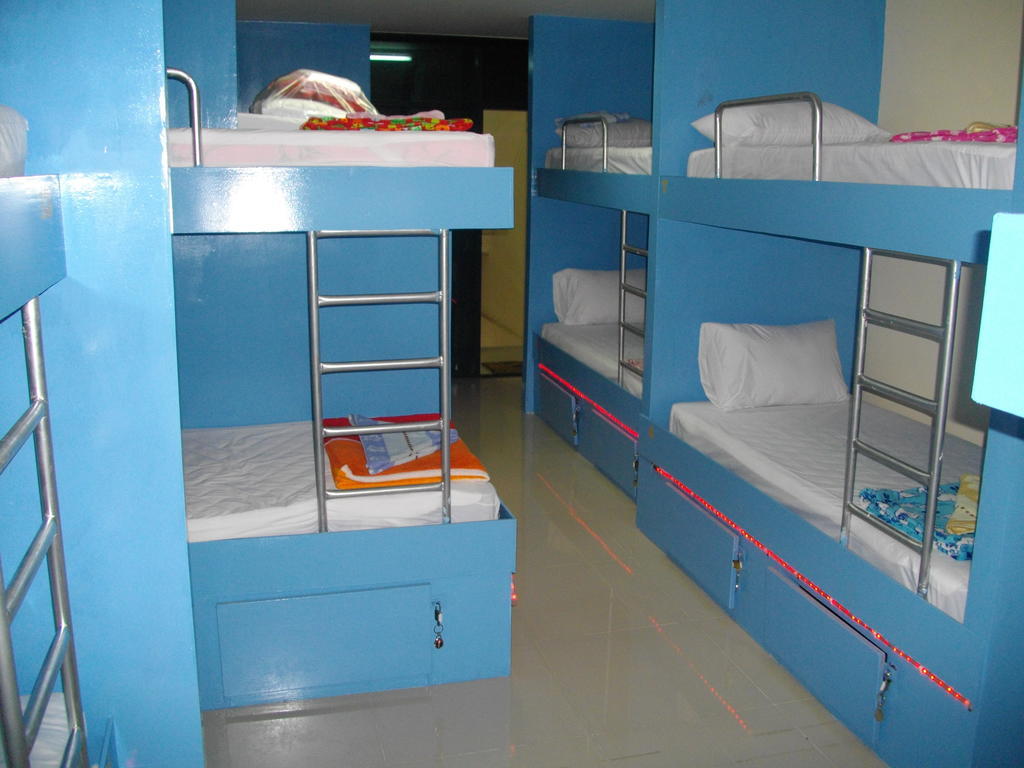 Asia Backpackers Патая Екстериор снимка